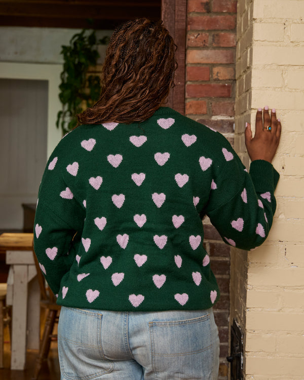 EVELYN - SWEATER, PINK HEARTS ON GREEN