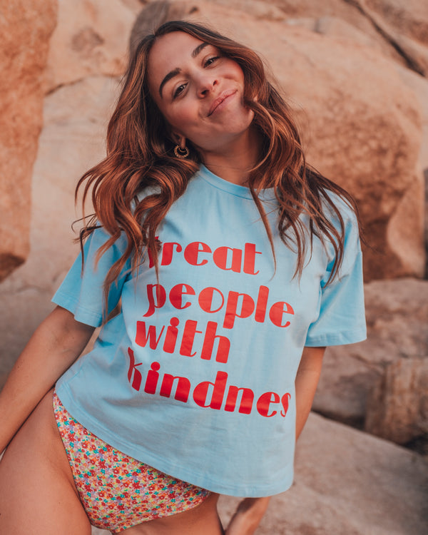 Crop top blue "Treat people with kindness"
