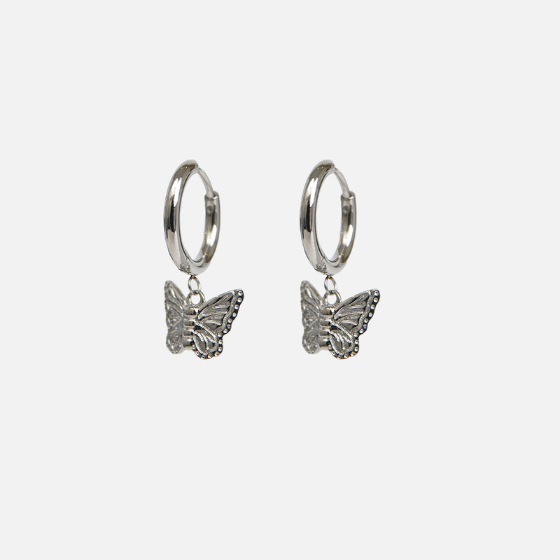 HOOP EARRINGS WITH BUTTERFLY CHARM SILVER / ANNEAUX AVEC BRELOQUE PAPILLON EN ARGENT