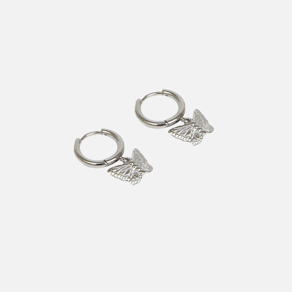 HOOP EARRINGS WITH BUTTERFLY CHARM SILVER / ANNEAUX AVEC BRELOQUE PAPILLON EN ARGENT