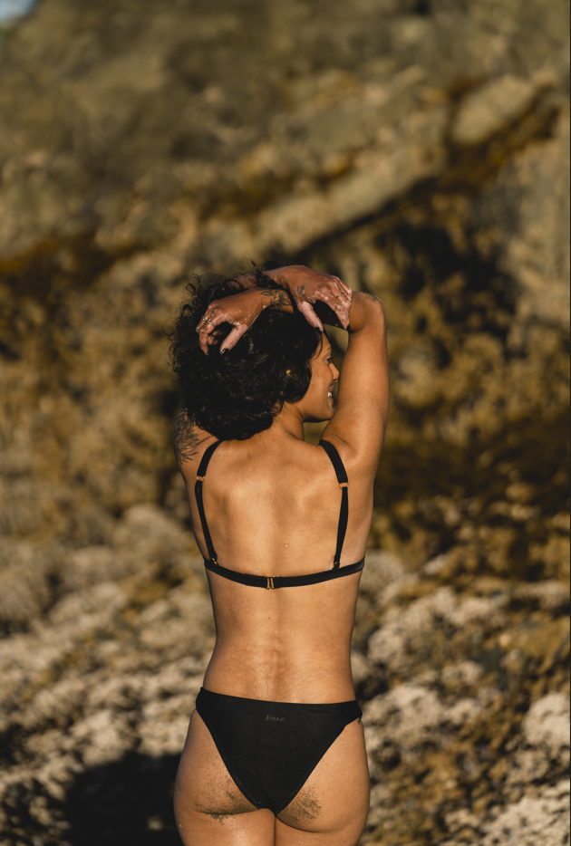 Carlotta bikini top black / Haut de bikini Carlotta noir