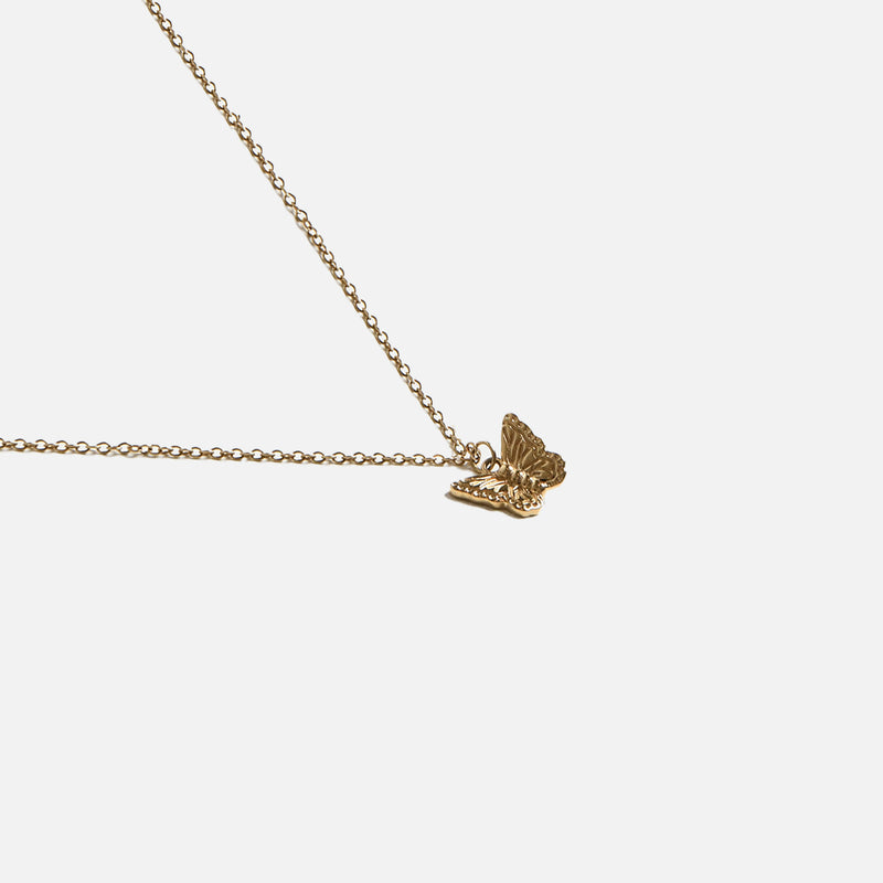 Butterfly pendant gold plated / Pendentif papillon plaqué or