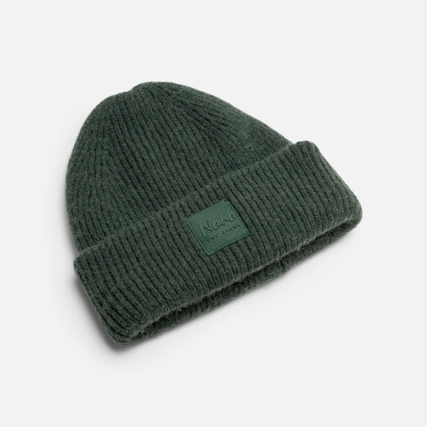 Green Beanie knited hat with Nana patch / Tuque verte en tricot avec patch NANA