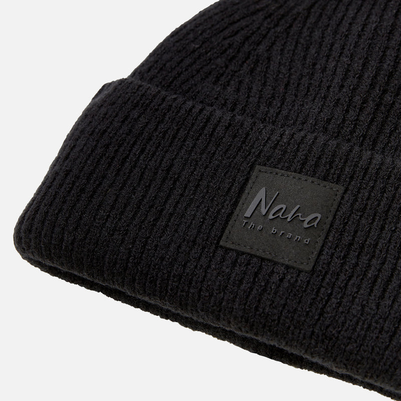 Black Beanie knited hat with Nana patch / Tuque noire en tricot avec patch NANA